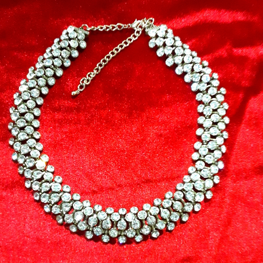 Statement necklace